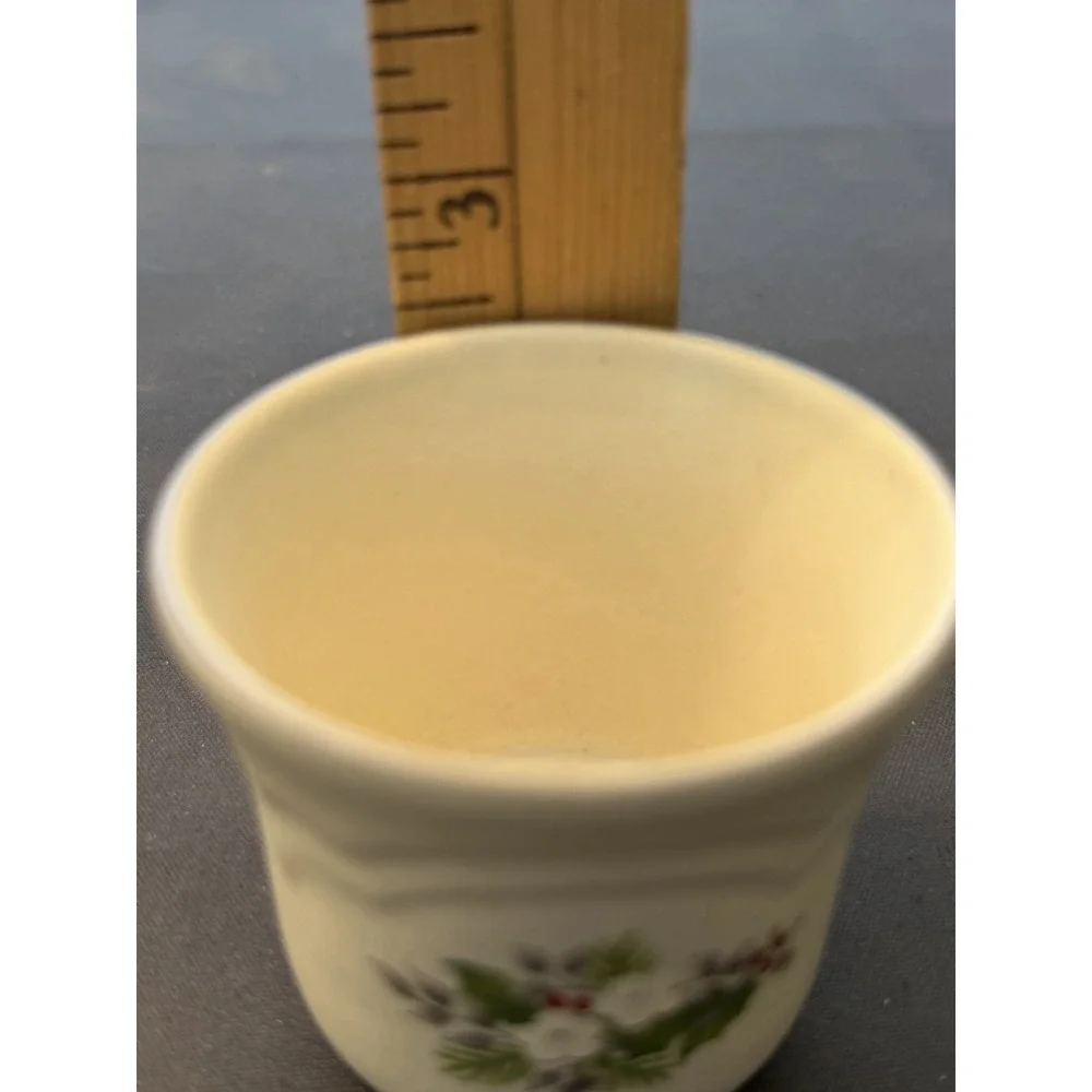 PFALTZGRAFF CHRISTMAS HEIRLOOM 5 INCH STONEWARE #916 VOTIVE CANDLE HOLDER